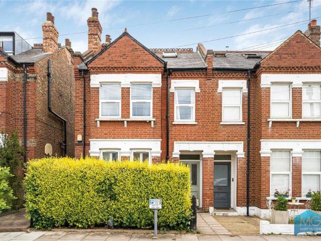 Flat for sale in Finchley, Greater London