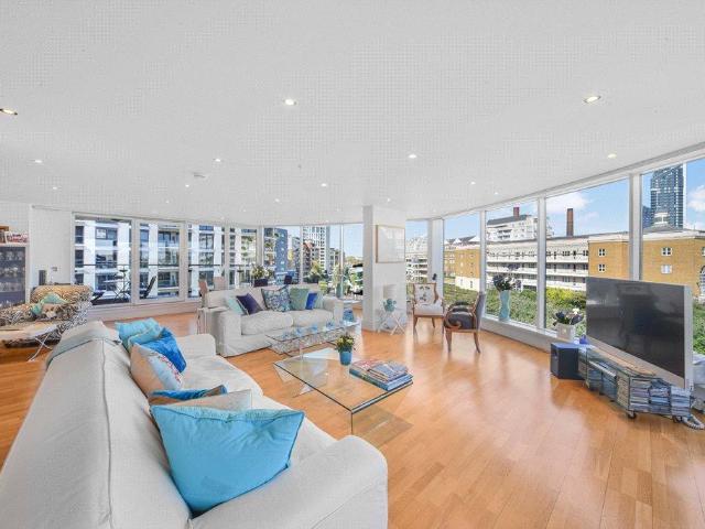 Flat for sale in Imperial Wharf, Greater London