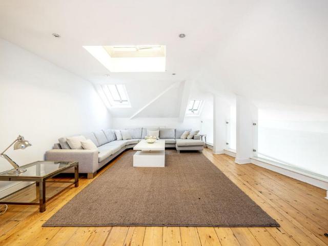 Flat for sale in Notting Hill, Greater London