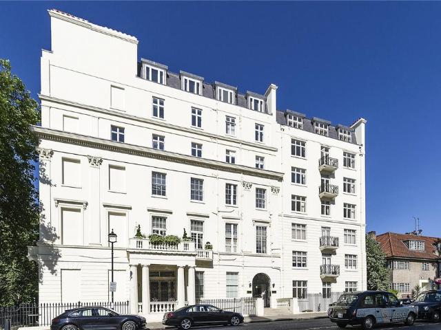 Flat for sale in Paddington, Greater London