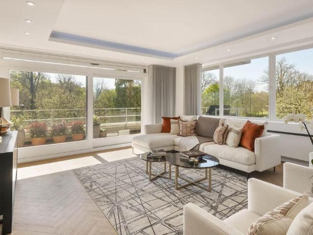 Flat for sale in St. John's Wood, Greater London