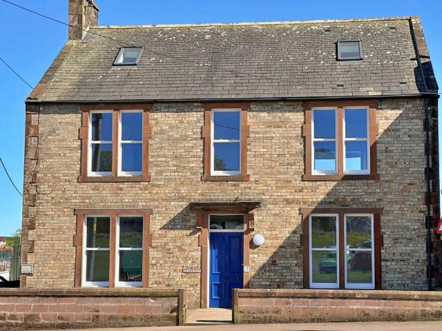 Flat for sale in Castle Douglas, Scotland