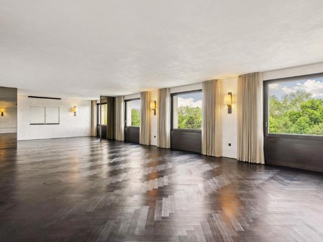 Flat for sale in Knightsbridge, Greater London