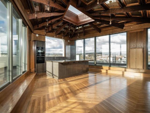 Flat for sale in Kentish Town, Greater London