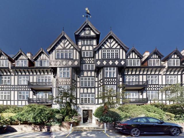 Flat for sale in St. John's Wood, Greater London