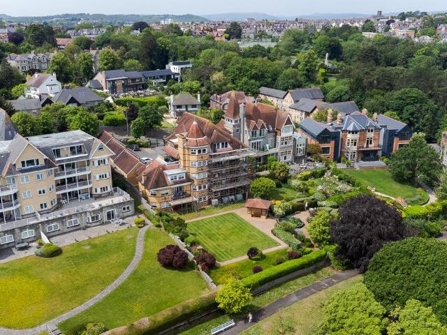 Flat for sale in Penarth, Wales