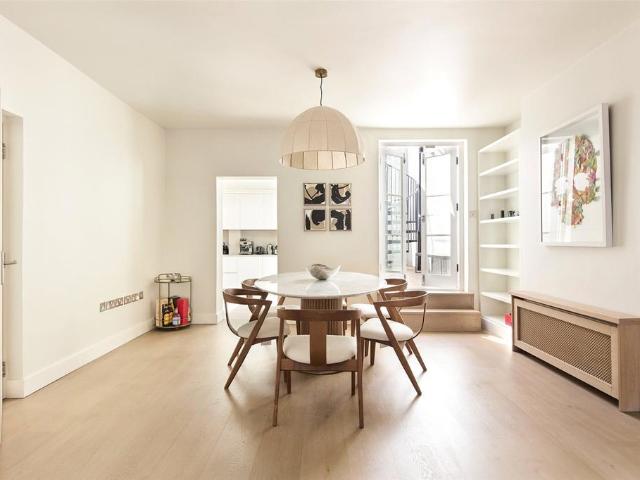 Flat for sale in Notting Hill, Greater London