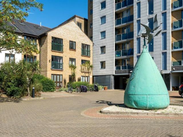 Flat for sale in London Borough of Lewisham, Greater London
