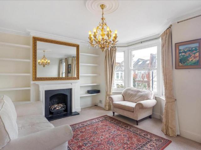 Flat for sale in Hammersmith, Greater London