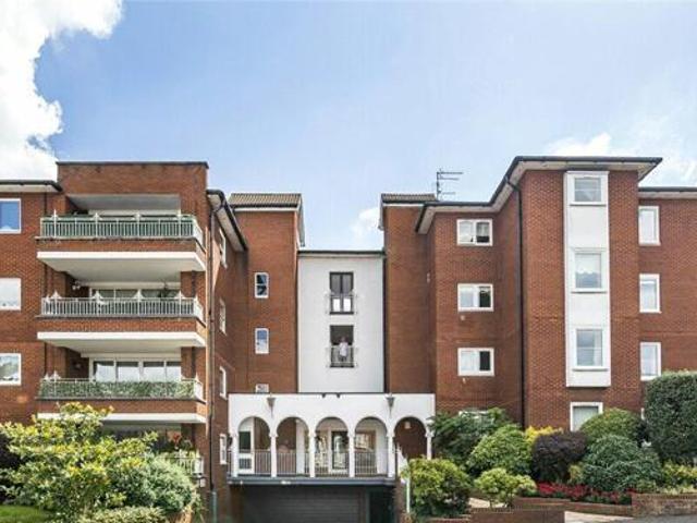 House for sale in Chigwell, Epping Forest