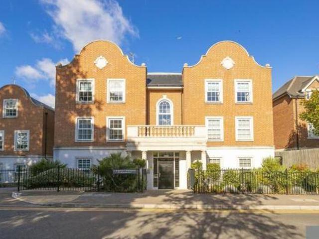 House for sale in Grange Hill, Epping Forest