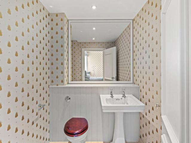 Apartment for sale in Belgravia, Greater London