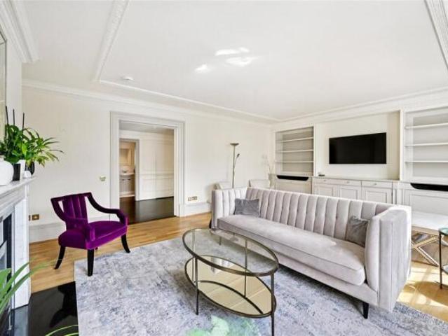Apartment for sale in Belgravia, Greater London