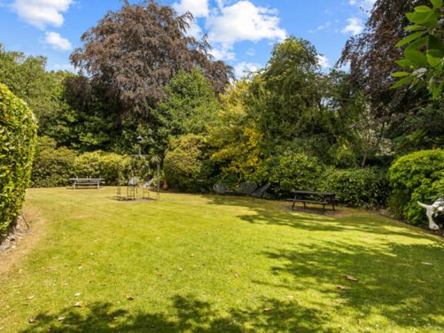 Apartment for sale in Calderstones