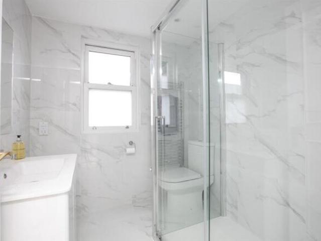 Apartment for sale in Peckham, Greater London