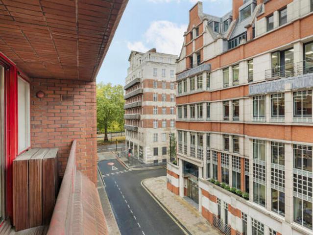 Apartment for sale in Preston, Greater London