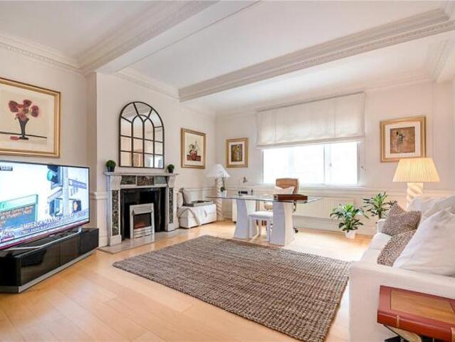Apartment for sale in Belgravia, Greater London