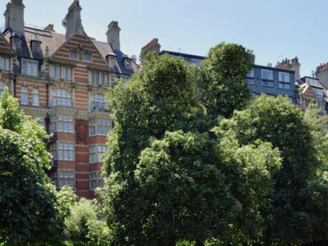 Apartment for sale in Knightsbridge, Greater London