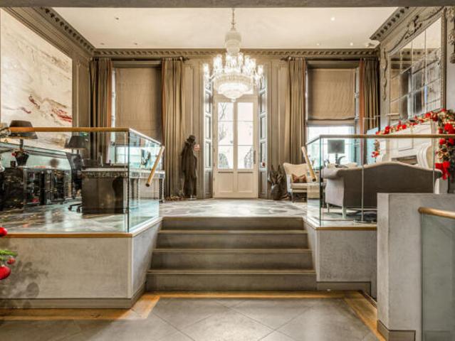 Apartment for sale in Bayswater, Greater London