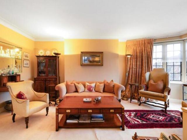 Apartment for sale in Manor Fields, Greater London
