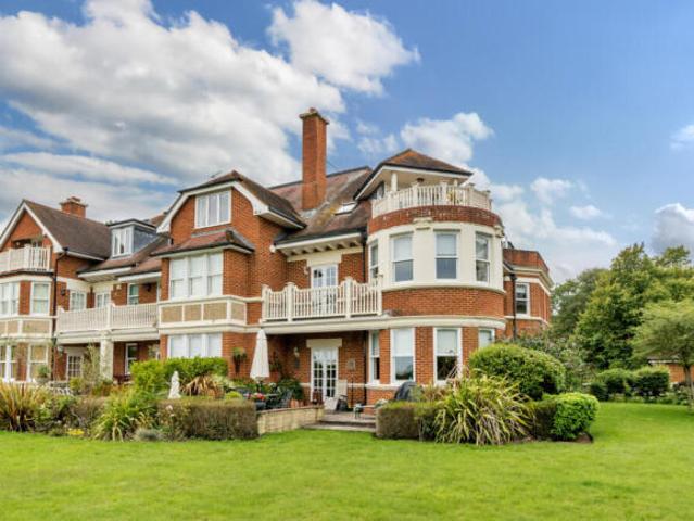 Apartment for sale in West Cliff, Bournemouth