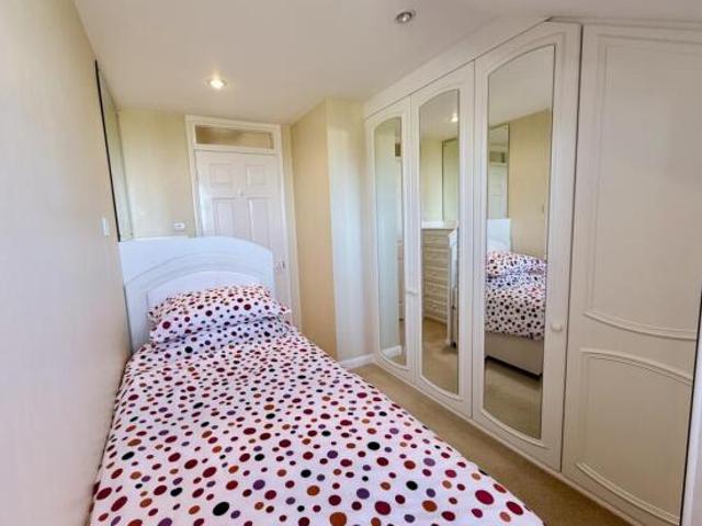 Apartment for sale in Acol, Kent