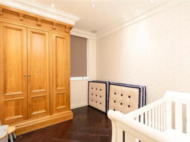 Apartment for sale in St. John's Wood, Greater London