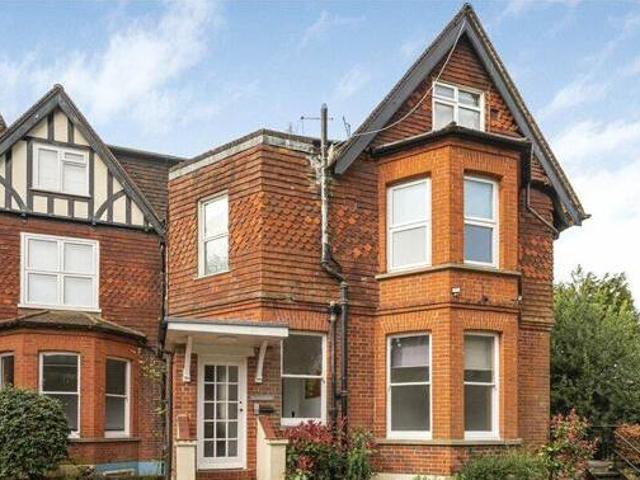 House for sale in Oxted, Hillview