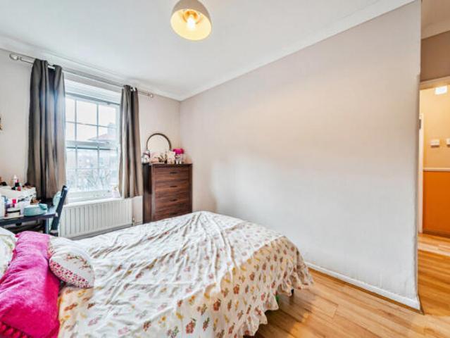 Apartment for sale in Peckham, Greater London