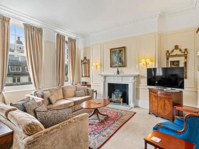 Apartment for sale in South Kensington, Greater London