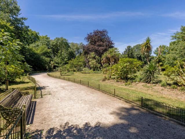 Apartment for sale in Battersea, Greater London