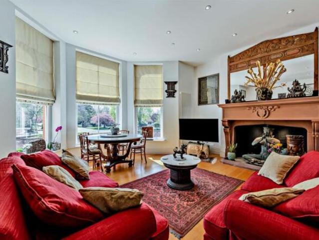 Apartment for sale in Hough Green, Widnes