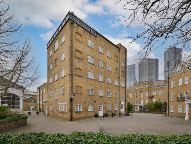 Apartment for sale in Vauxhall, Greater London