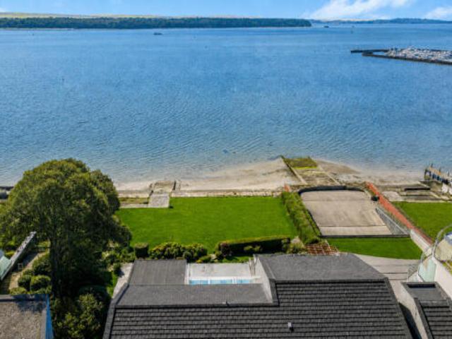 Apartment for sale in Poole