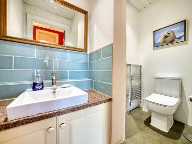 Apartment for sale in Hillhead, Scotland