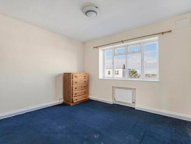 Apartment for sale in Streatham, Greater London