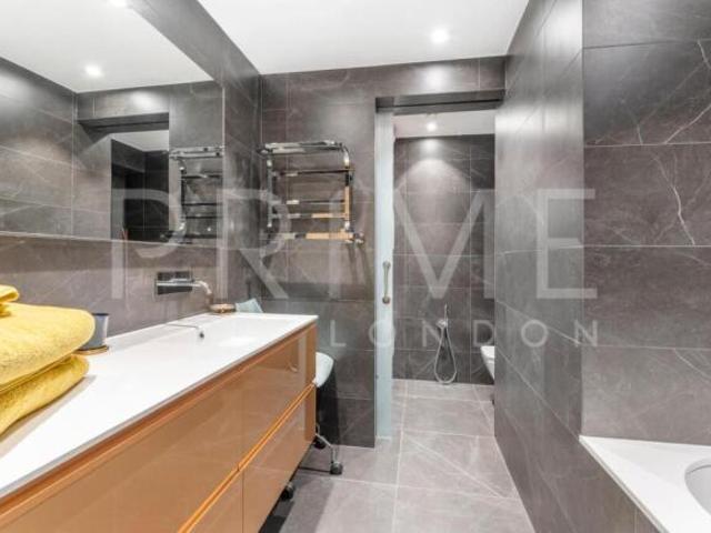 Apartment for sale in Knightsbridge, Greater London
