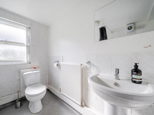 Apartment for sale in London Borough of Lewisham, New Cross