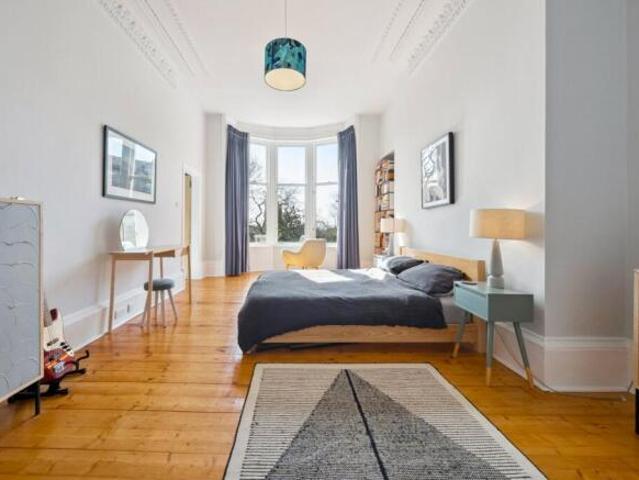 Apartment for sale in Hillhead, Scotland