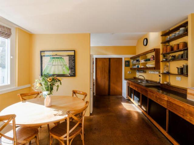 Apartment for sale in Cat Hill