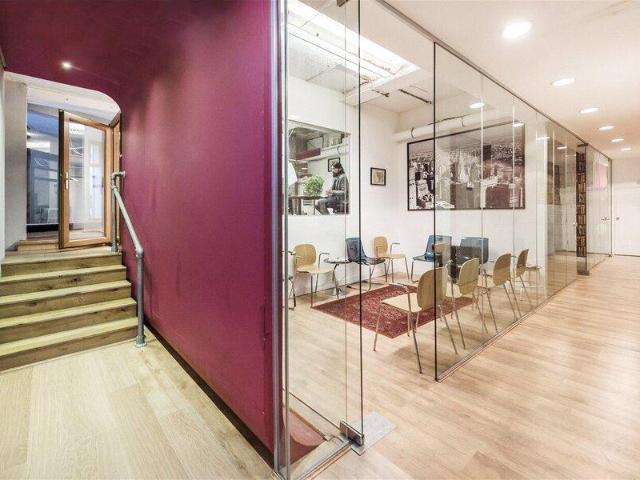 Apartment for sale in Cat Hill, England