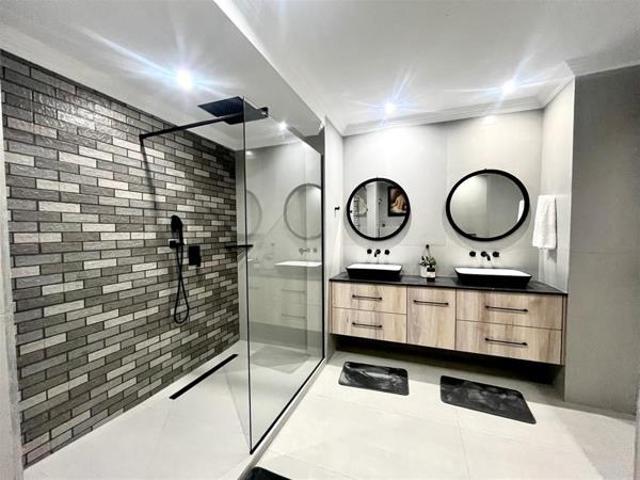 Apartment for sale in Princess Grant, Kwazulu-natal