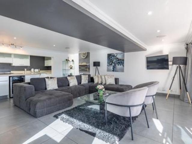 Apartment for sale in Cape Town, Western Cape