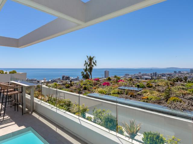 Apartment for rent in Fresnaye, Cape Town