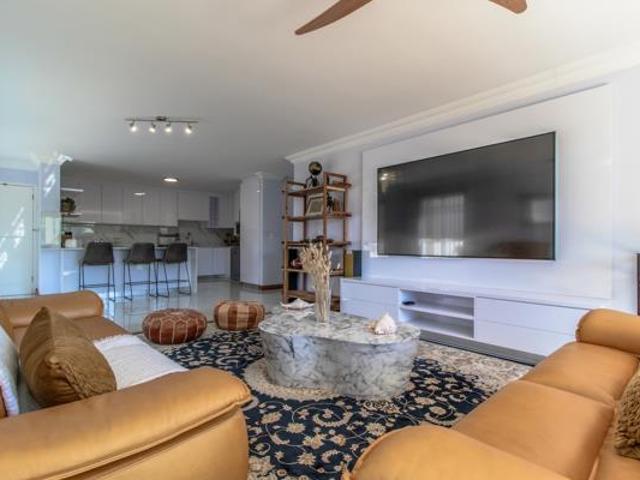 Apartment for sale in Cape Town, Western Cape