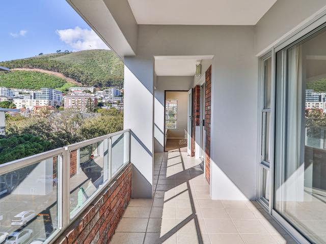 Apartment for rent in Sea Point, Cape Town