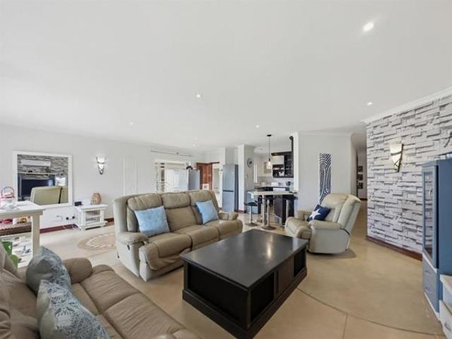 Apartment for sale in Princess Grant, Kwazulu-natal