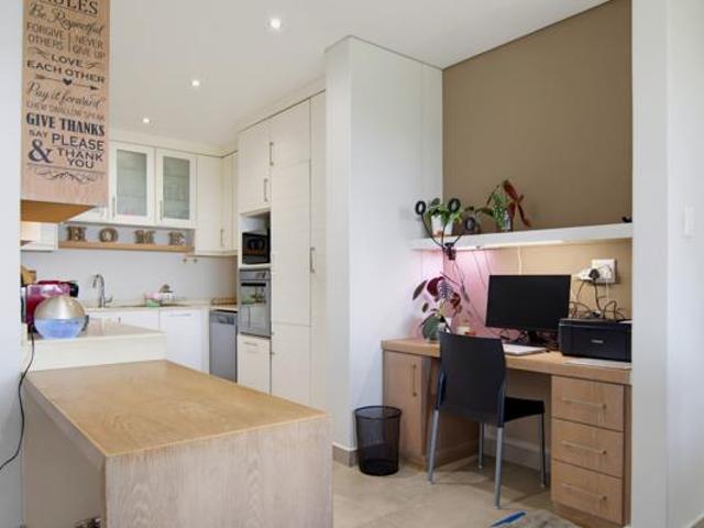 Apartment for sale in Princess Grant, Kwazulu-natal