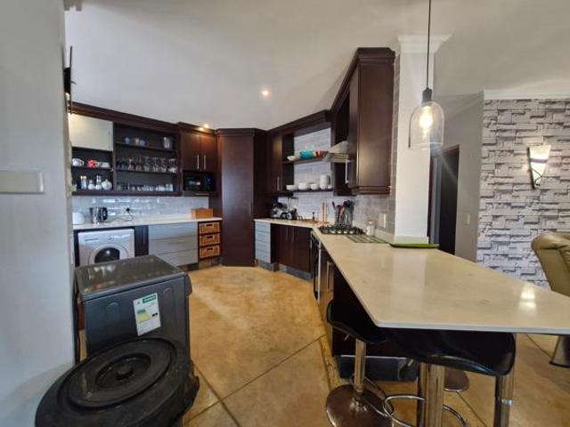Apartment for sale in Princess Grant, Kwazulu-natal