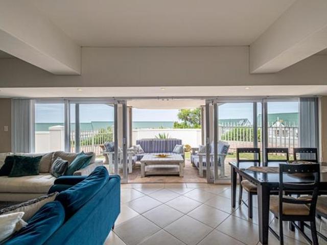 Apartment for sale in Nelson Mandela Bay Ward 18, Nelson Mandela Bay Metropolitan Municipality